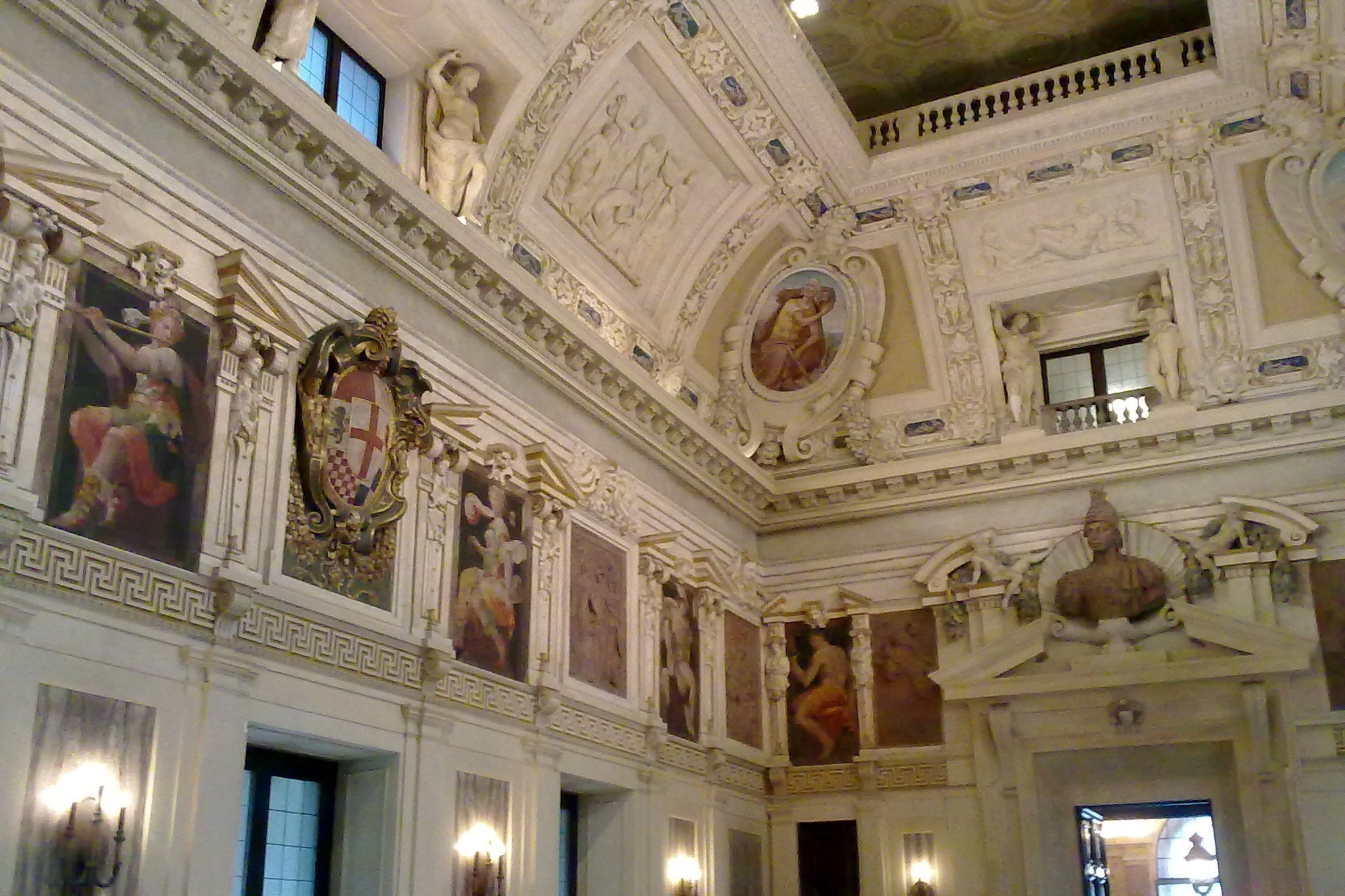 🏛️ 팔라초 마리노